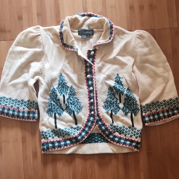 cullinane Sweaters - Cream and Blue Patterned Sweater